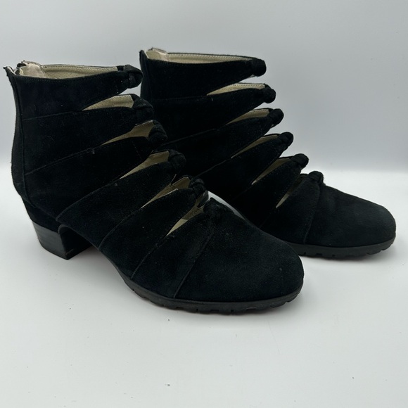 Jambu Ankle Boot Black Suede Knotted Cut-Outs Size 9 Preowned GUC - Picture 1 of 15